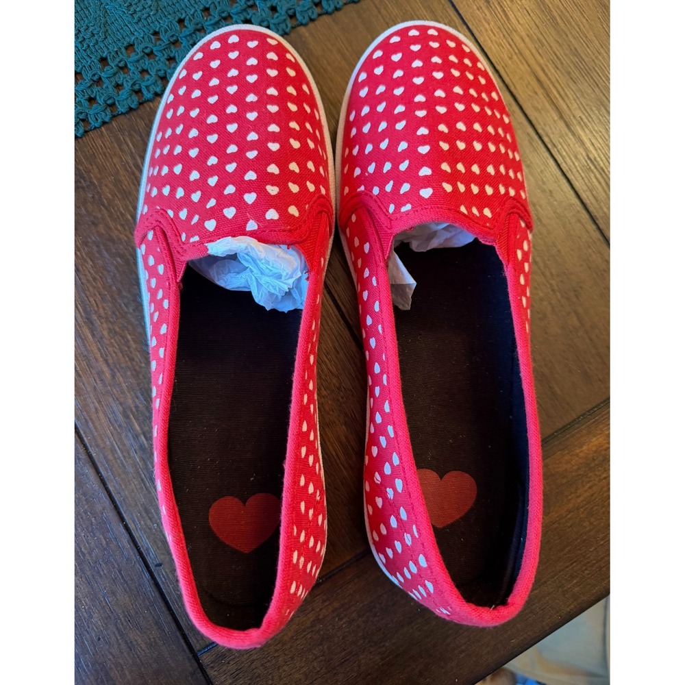 Womens Red Canvas Slip On Sneakers White Heart Print Casual Flats Size 8